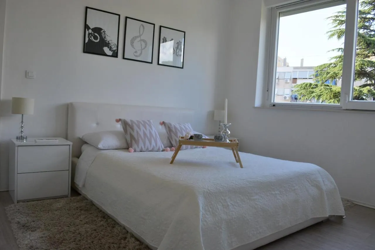 Apartment Seven Split 0*,